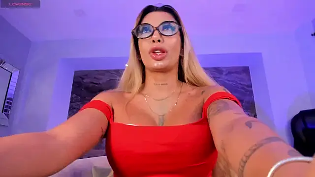 Snapshot of SophiePalmer chatting on September 22, 1:57 pm SophiePalmer online show from September 22, 1:57 pm