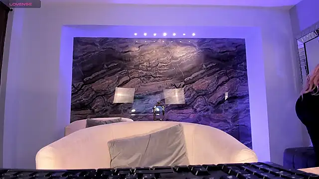 Snapshot of SophiePalmer chatting on September 24, 11:02 am SophiePalmer online show from September 24, 11:02 am