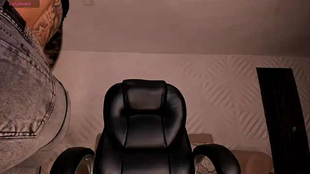 Snapshot of SophiePalmer chatting on November 21, 11:09 am SophiePalmer online show from November 21, 11:09 am