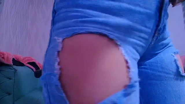 Snapshot of emyli_sam chatting on January 15, 11:53 am emyli sam online show from January 15, 11:53 am