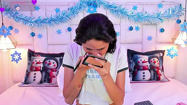 SarahSophia  online show from December 13, 11:34 am