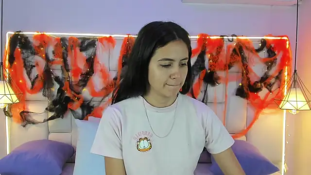 SarahSophia  online show from October 16, 11:33 am