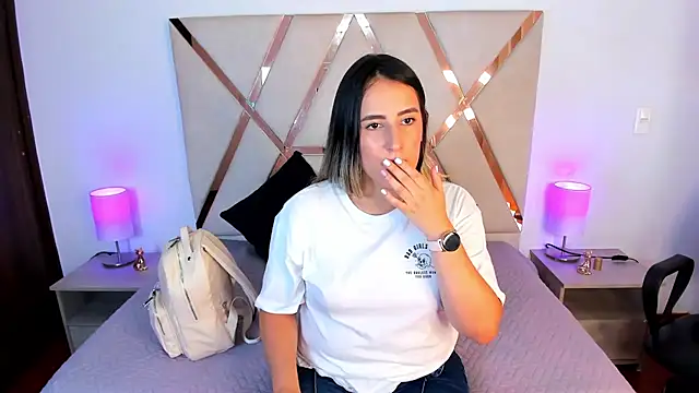 Snapshot of Hanna86 chatting on October 4, 7:45 pm Hanna86 online show from October 4, 7:45 pm