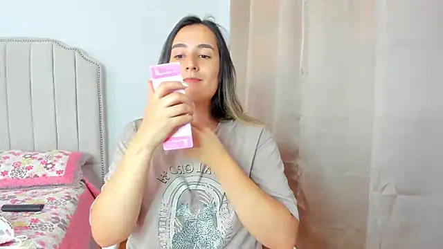 Snapshot of Hanna86 chatting on October 7, 8:39 pm Hanna86 online show from October 7, 8:39 pm