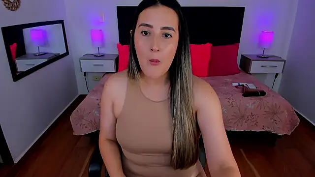 Snapshot of Hanna86 chatting on October 8, 8:28 pm Hanna86 online show from October 8, 8:28 pm