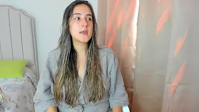 Snapshot of Hanna86 chatting on October 21, 3:57 pm Hanna86 online show from October 21, 3:57 pm