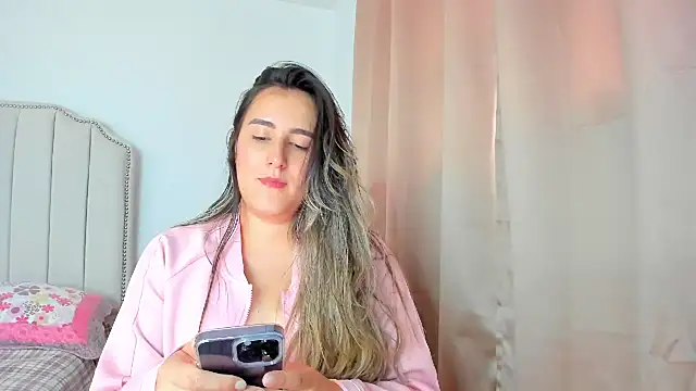 Snapshot of Hanna86 chatting on November 24, 7:02 pm Hanna86 online show from November 24, 7:02 pm