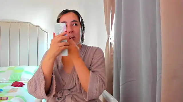 Hanna86 online show from June 25, 5:28 pm