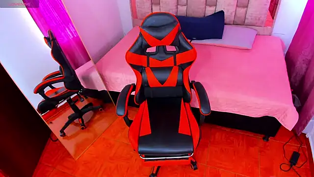 Snapshot of Rick_n_Summer chatting on November 18, 12:42 pm Rick n Summer online show from November 18, 12:42 pm