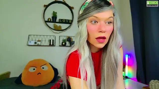 Snapshot of Kittychatte chatting on December 11, 8:28 pm Kittychatte online show from December 11, 8:28 pm