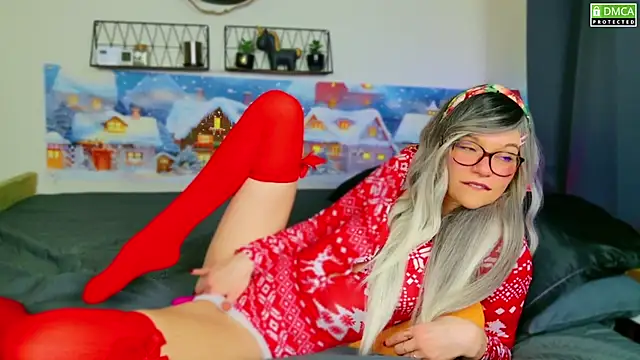 Snapshot of Kittychatte chatting on December 24, 7:28 am Kittychatte online show from December 24, 7:28 am