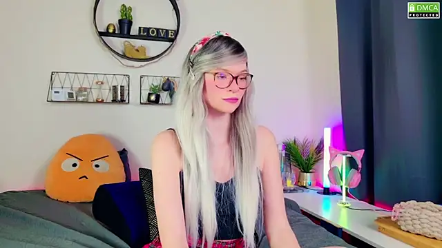 Snapshot of Kittychatte chatting on January 11, 7:39 am Kittychatte online show from January 11, 7:39 am