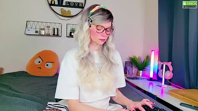 Snapshot of Kittychatte chatting on January 21, 8:32 pm Kittychatte online show from January 21, 8:32 pm