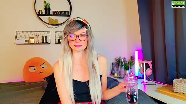 Snapshot of Kittychatte chatting on January 28, 8:15 pm Kittychatte online show from January 28, 8:15 pm