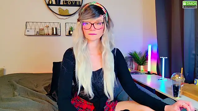 Snapshot of Kittychatte chatting on February 18, 8:47 pm Kittychatte online show from February 18, 8:47 pm