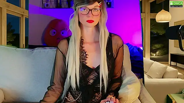 Snapshot of Kittychatte chatting on October 1, 7:42 pm Kittychatte online show from October 1, 7:42 pm