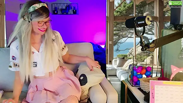 Snapshot of Kittychatte chatting on October 5, 9:29 am Kittychatte online show from October 5, 9:29 am