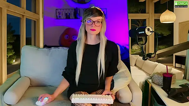 Snapshot of Kittychatte chatting on October 7, 8:06 pm Kittychatte online show from October 7, 8:06 pm