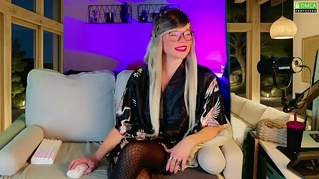 Snapshot of Kittychatte chatting on October 9, 7:34 pm Kittychatte online show from October 9, 7:34 pm