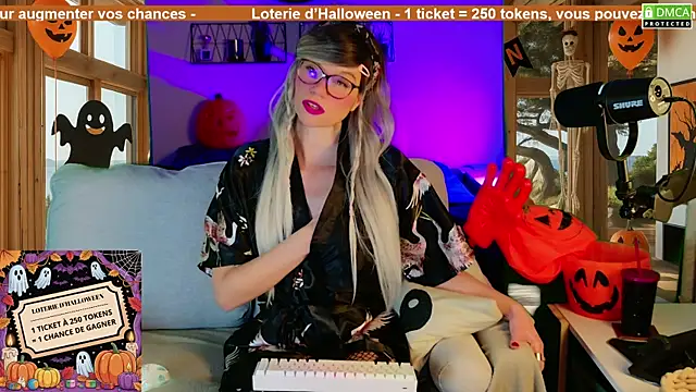 Snapshot of Kittychatte chatting on October 19, 10:05 am Kittychatte online show from October 19, 10:05 am