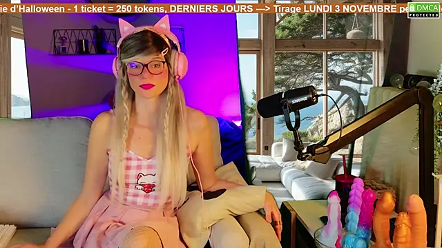 Snapshot of Kittychatte chatting on November 2, 11:01 am Kittychatte online show from November 2, 11:01 am