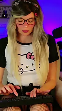 Kittychatte online show from June 9, 8:31 pm