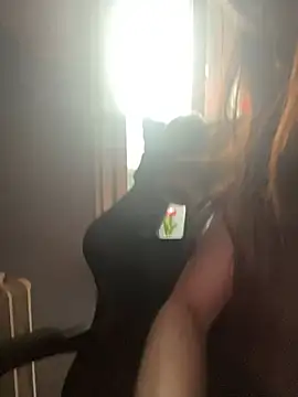 LaPetitechienne1 online show from February 10, 3:10 pm