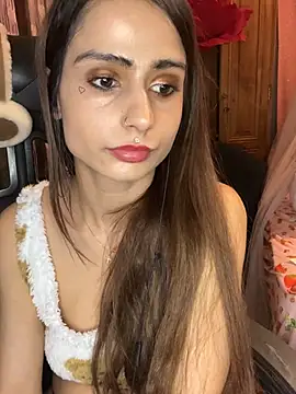 LaPetitechienne1 online show from February 14, 7:23 pm