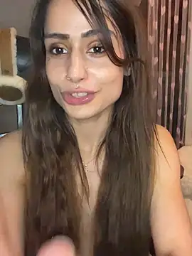 LaPetitechienne1 online show from February 22, 9:15 pm