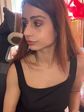 LaPetitechienne1 online show from February 27, 4:10 pm