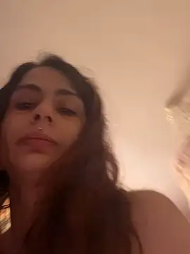 LaPetitechienne1 online show from March 18, 8:25 am