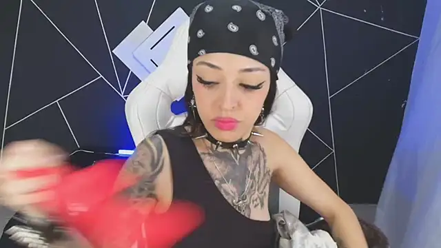 Snapshot of farichell chatting on October 23, 8:40 pm farichell online show from October 23, 8:40 pm