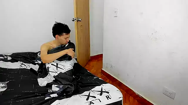 Snapshot of SexAegons chatting on December 6, 5:09 am SexAegons online show from December 6, 5:09 am