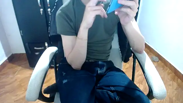 Snapshot of SexAegons chatting on February 17, 7:04 am SexAegons online show from February 17, 7:04 am