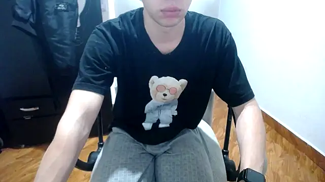 Snapshot of SexAegons chatting on February 21, 11:44 am SexAegons online show from February 21, 11:44 am