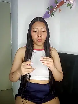 Snapshot of Umaru_uwu chatting on September 9, 9:42 am Umaru uwu online show from September 9, 9:42 am