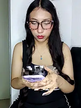 Snapshot of Umaru_uwu chatting on October 24, 1:57 am Umaru uwu online show from October 24, 1:57 am