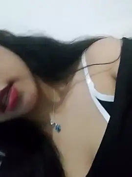 Snapshot of Umaru_uwu chatting on November 10, 3:16 am Umaru uwu online show from November 10, 3:16 am