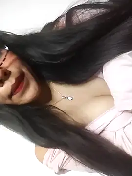 Snapshot of Umaru_uwu chatting on November 17, 4:29 am Umaru uwu online show from November 17, 4:29 am