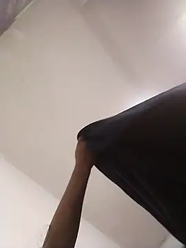 Snapshot of Umaru_uwu chatting on November 26, 4:57 am Umaru uwu online show from November 26, 4:57 am