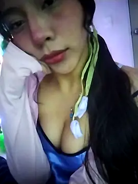 Snapshot of Umaru_uwu chatting on December 5, 10:02 am Umaru uwu online show from December 5, 10:02 am