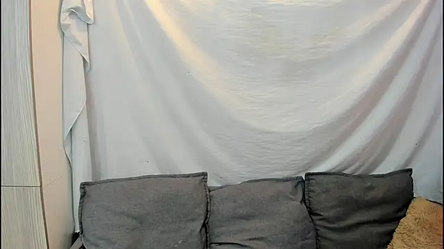 Mhelanny2 online show from December 15, 6:45 pm