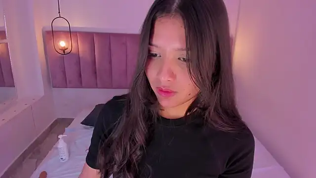 luisah  online show from February 25, 7:58 pm