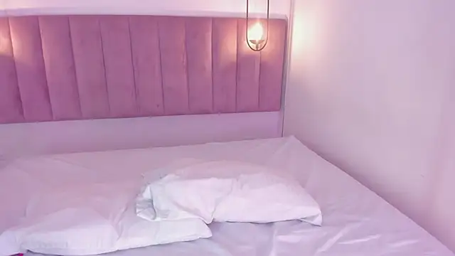 luisah  online show from March 22, 7:42 pm