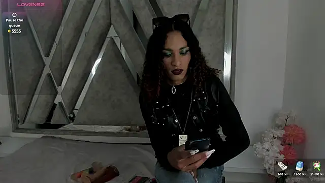 Snapshot of StefanyMiler chatting on January 21, 2:33 am StefanyMiler online show from January 21, 2:33 am