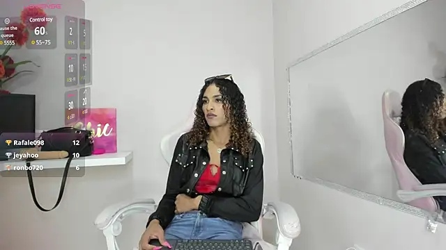 Snapshot of StefanyMiler chatting on March 2, 6:27 am StefanyMiler online show from March 2, 6:27 am