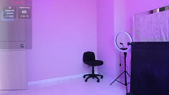 Snapshot of StefanyMiler chatting on September 25, 8:34 pm StefanyMiler online show from September 25, 8:34 pm