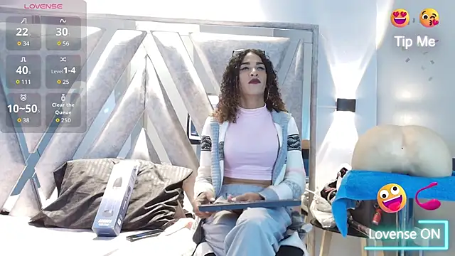 Snapshot of StefanyMiler chatting on October 16, 7:59 pm StefanyMiler online show from October 16, 7:59 pm