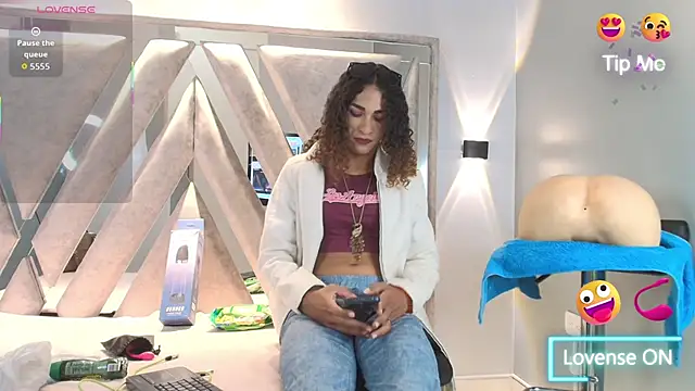 Snapshot of StefanyMiler chatting on October 18, 8:09 pm StefanyMiler online show from October 18, 8:09 pm