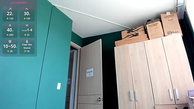 Snapshot of StefanyMiler chatting on October 31, 6:31 pm StefanyMiler online show from October 31, 6:31 pm